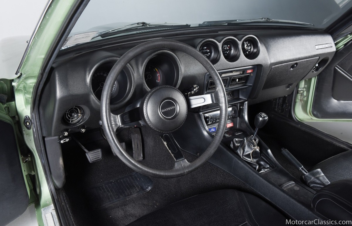 New Accu-Form Precision-Molded Full Face Dash Cap / For 74