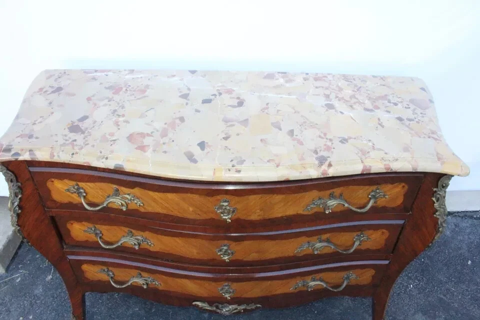 Превосходный бронзовый установленный французский мраморный верхний комод Людовика XV, около 1900 г. - Изображение 2 из 4