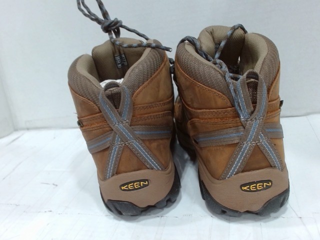 Usat comeo n een Keenn Womenee Ta IId Mid nerosia pietra ardesi sel