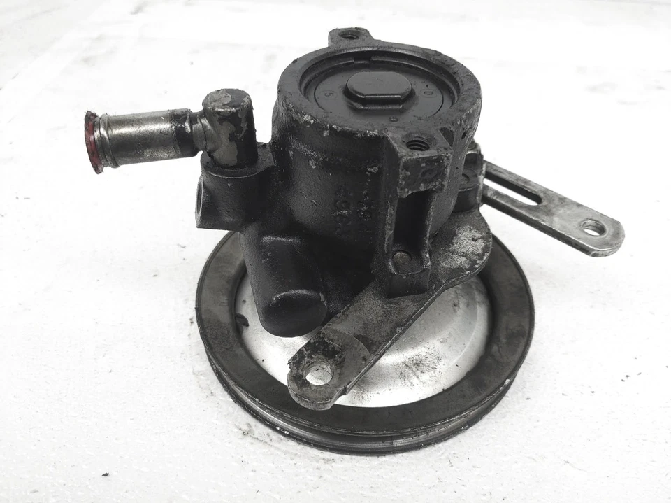 1977-1984 Volvo 242 Power Steering Pump With Pulley 12739736 - Image 2 of 4