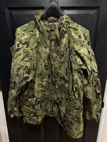 US Navy Working Uniform NWU Type III Parka Medium Short AOR2 Goretex ...