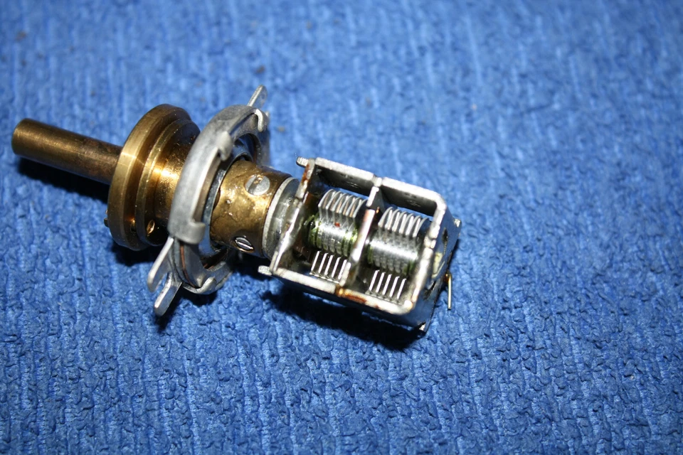 ICOM IC 202 - VARIABILE VFO COMPLETO DI SCALA - VARIABLE VFO - RICAMBIO USATO - Immagine 3 di 4