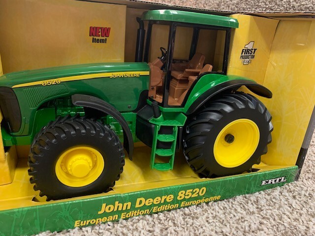 JOHN DEERE 6200 MFWD トラクター 1/16 ジョンディア 5667DO 1/16 John Deere 6200 MFWD Tractor with ROPS | Action Toys