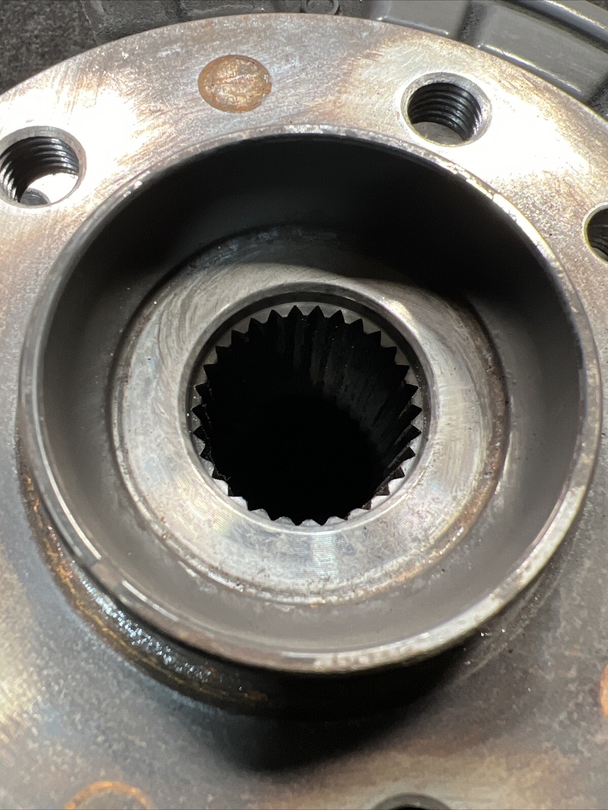 2017 Maserati Levante Front Left Spindle Knuckle Wheel Hub OEM 06700320530