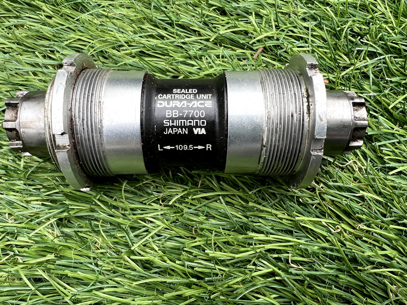 Shimano Dura Ace BB-7700 Octalink Bottom Bracket 109.5mm English Thread, 68mm
