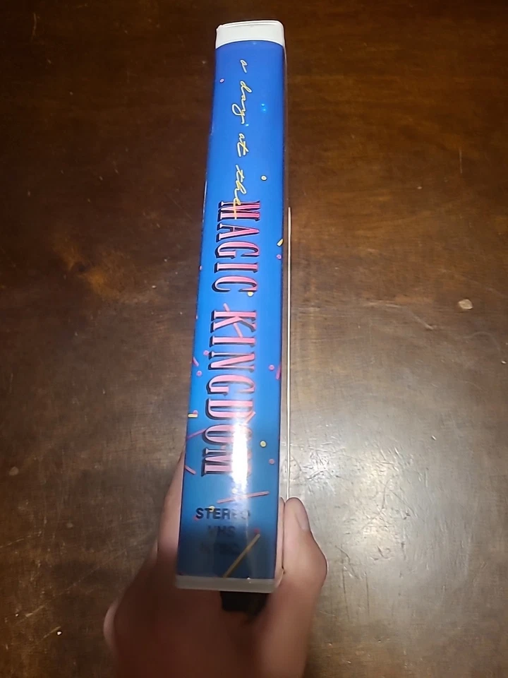 A Day At The Magic Kingdom Walt Disney World (VHS, 1991), Clamshell Case - Image 2 of 4