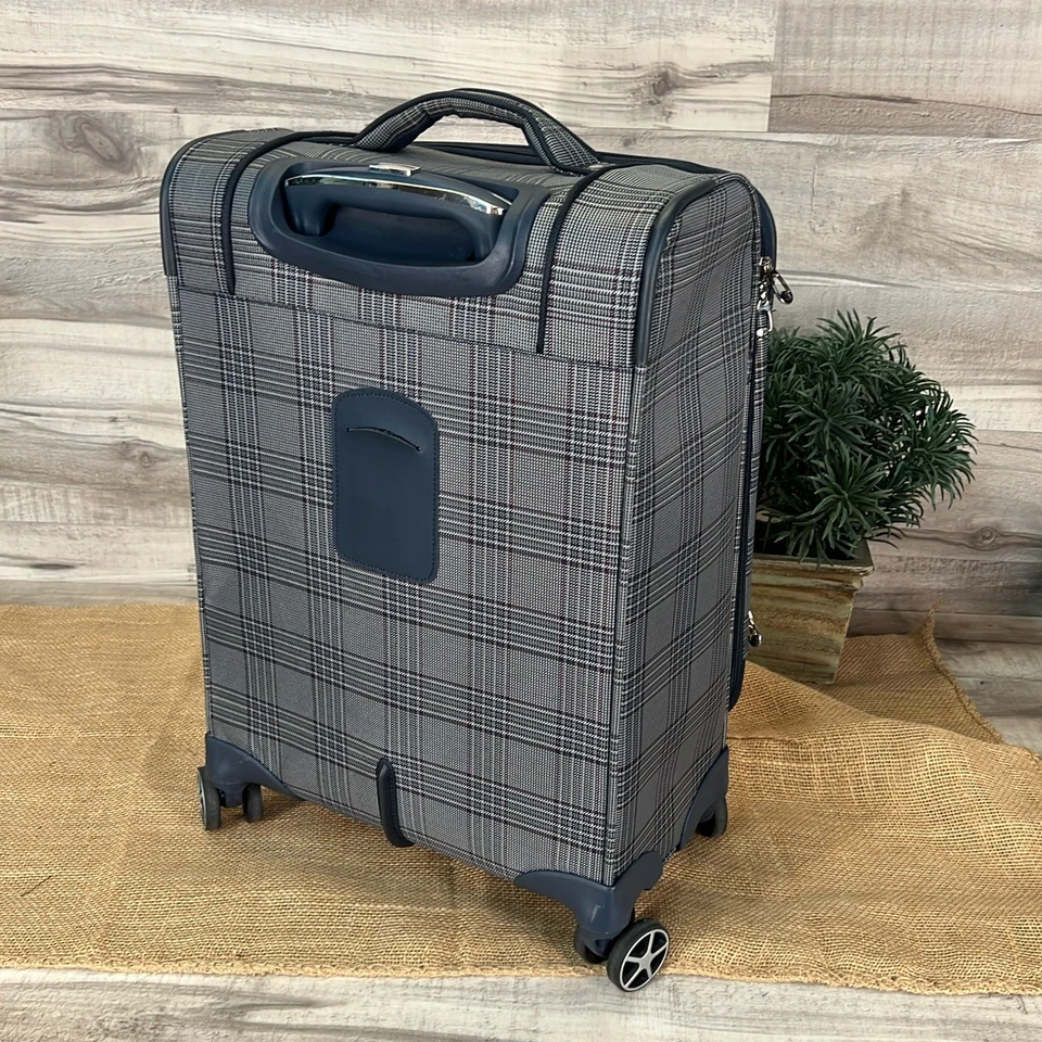 London Fog Sheffield II Collection 20” Expandable 8 Wheels Spinner Carryon Lug - Image 3 of 4