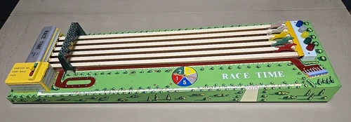 VINTAGE 1950'S MARX TIN LITHO RACE TIME  HORSE RACE TRACK BATTERY OPERATED