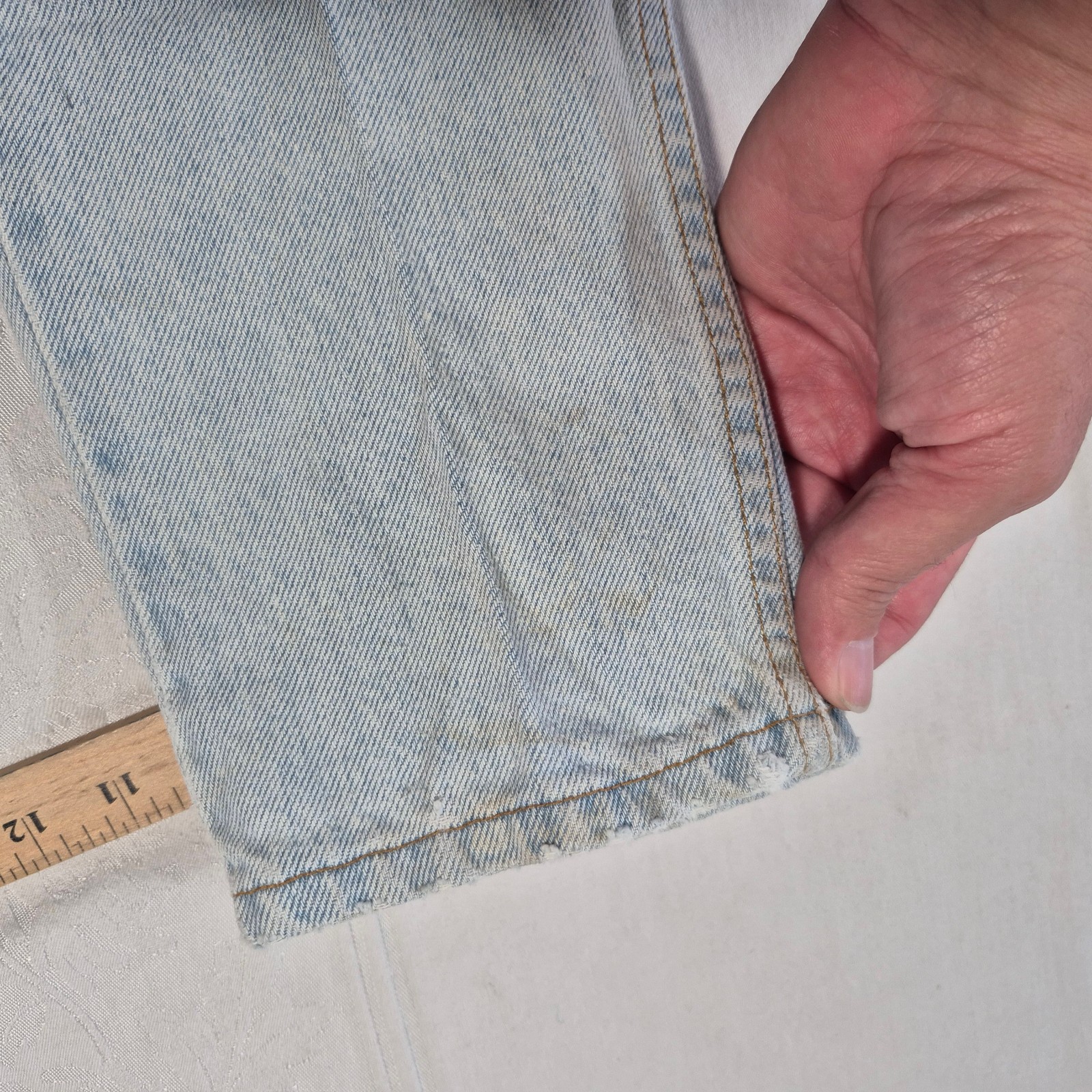 VTG LEVIS 521 JEANS TAPERED FIT and LEG  SIZE 10 28x30 MADE IN USA thumbnail 19