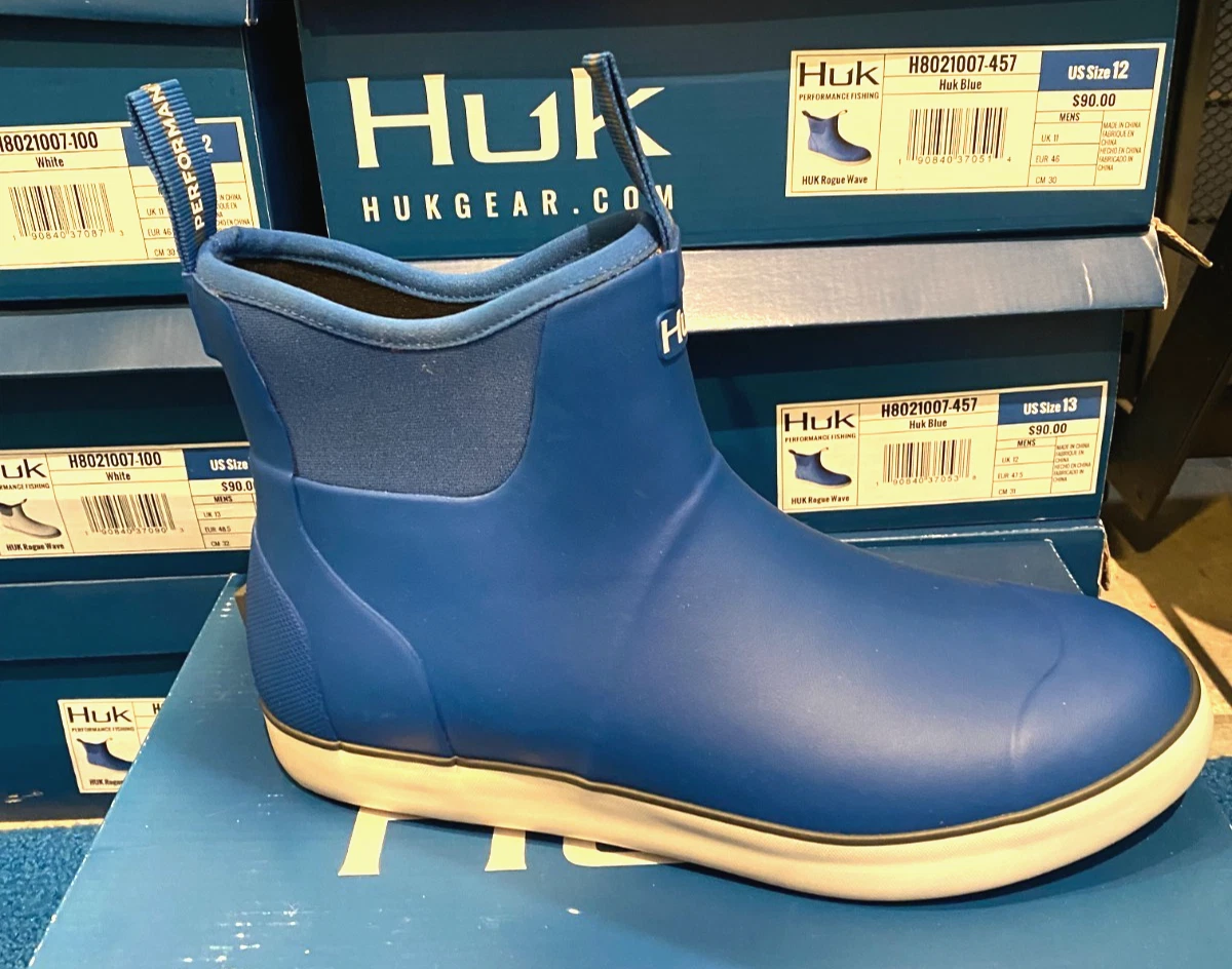 HUK ROGUE WAVE BOOTS - SIZE 9