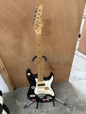 Samick Electric Guitar Needs Some Work Spare or Repair