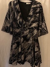 Halston Heritage blk wht multi size 2
