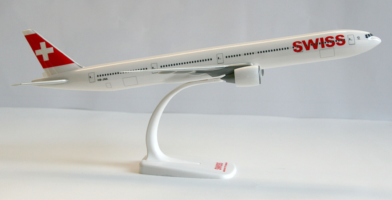 Swiss Boeing 777-300er 1/200 Herpa Snap Fit 610698-001 777 online 