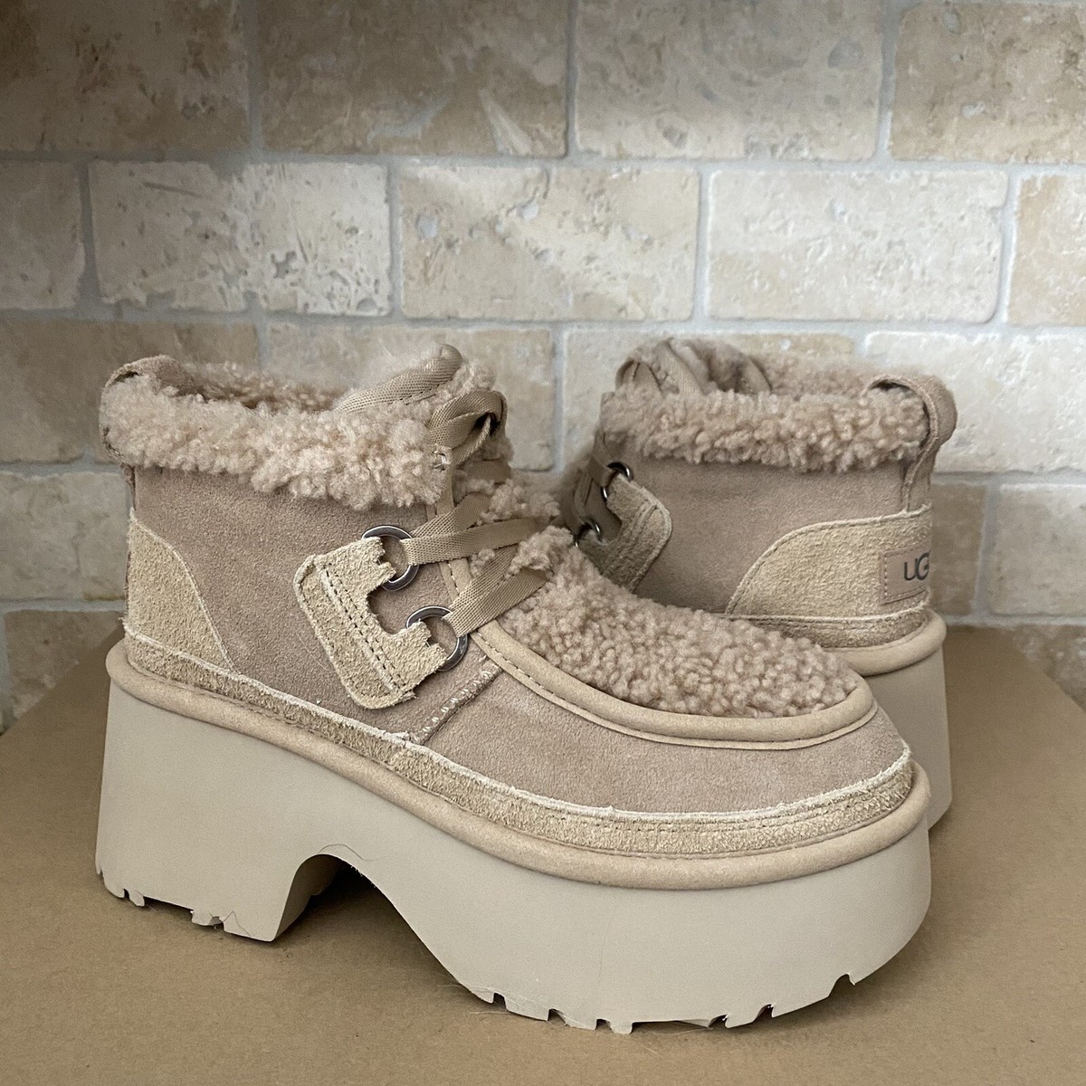 靴 W CLASSIC NEW HEIGHTS LACE UP UGG UGG Classic New Heights Lace Up Chestnut Boots - Women's – MyCozyBoots