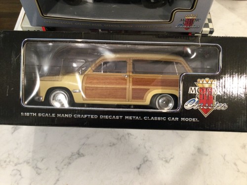 Motor City Classics 1:18 1949 Ford Woody Wagon Diecast
