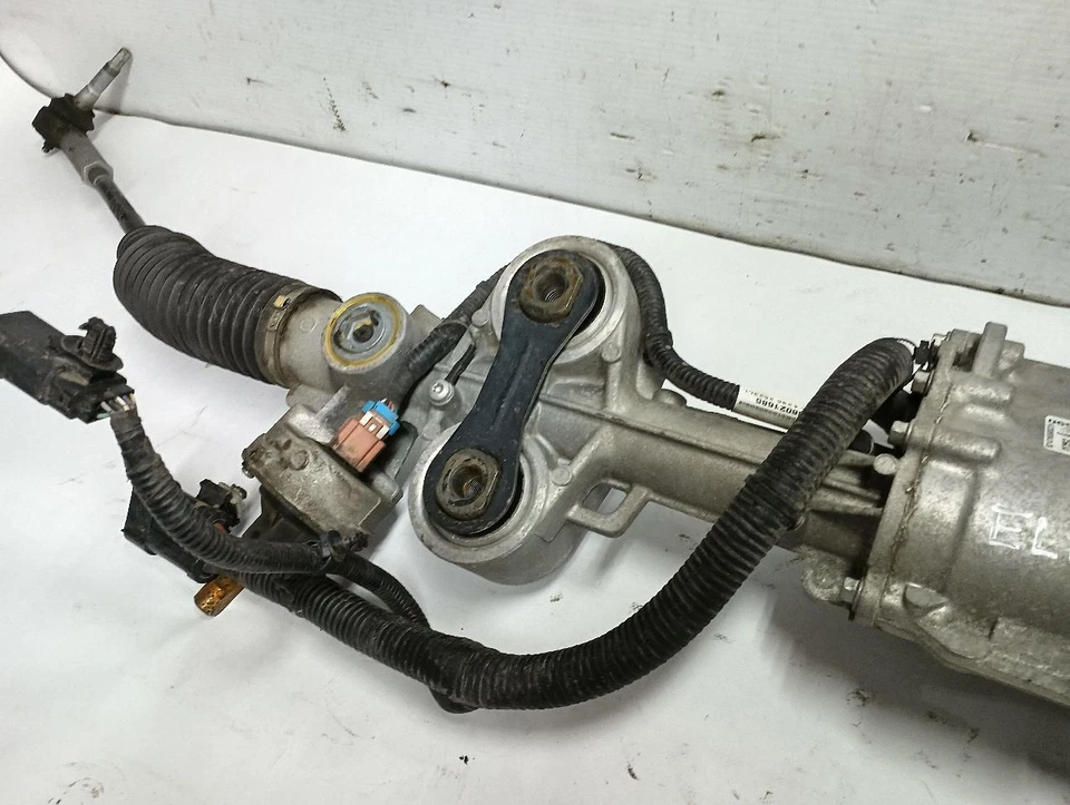 Barra y piñón de dirección asistida de Chevrolet Tahoe 9746101 2015 Foto 3 de 4