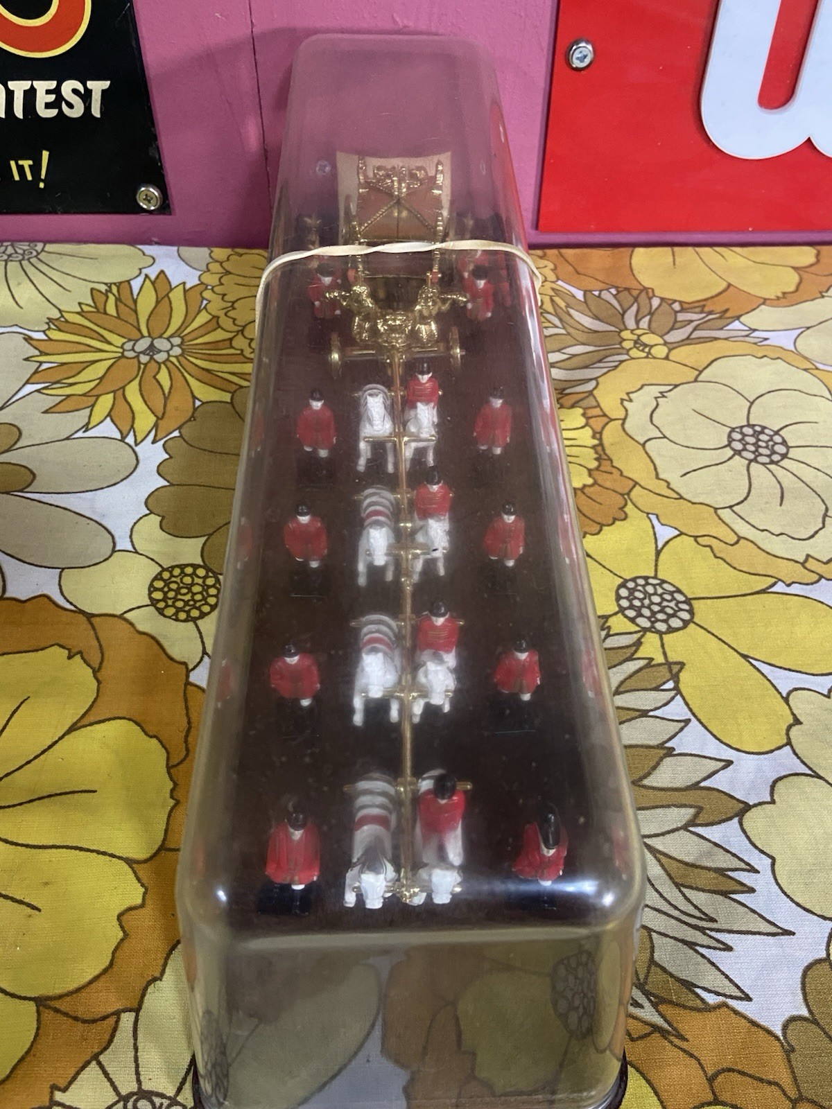 1977 CRESCENT TOYS ROYAL STATE TOYS ORIGINAL CASE AND COVER VGC 15”LONG