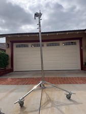 Matthews Hi Hi Stand with locking wheels and clamp head and pin