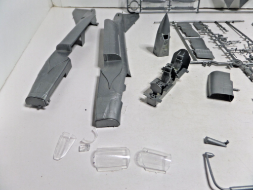 RF-4 Phantom II escala 1:48 Testors 582 vintage - Imagen 8 de 9