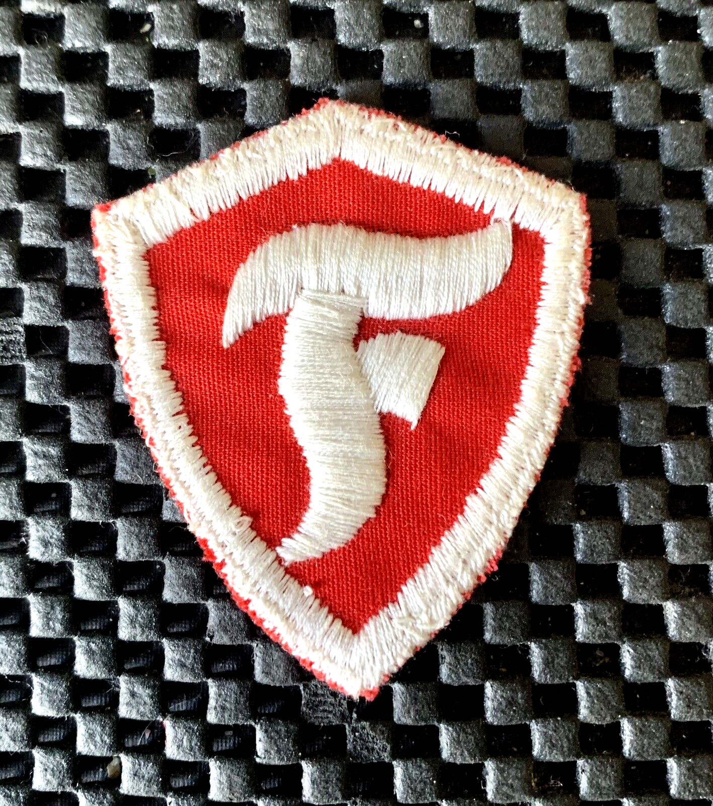 FIRESTONE F LOGO EMBROIDERED SEW ON ONLY PATCH AUTO TRUCK TIRES 2" x 2 1/4" NOS