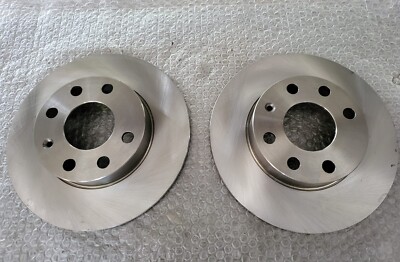 DDF 104 PAIR FRONT BRAKE DISCS FOR OPEL CORSA/KADDETT.