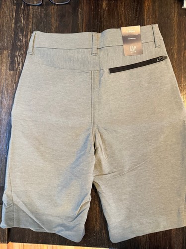 NWT GAP BOYS OLIVE GREEN SHORTS SIZE 12 NEW SPRING SUMMER HYBRID - Picture 2 of 5