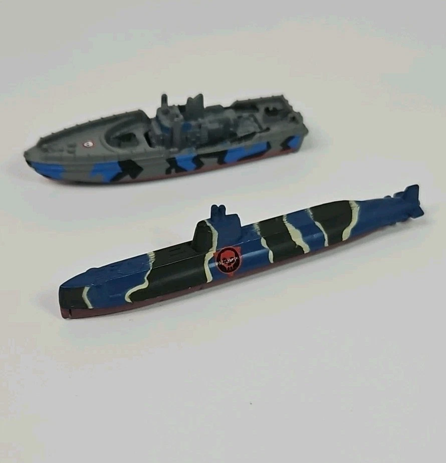 Micro Machines Military Lot Submarine UH 60 Blackhawk P-3 Orion Patrol Boat  - Image 4 of 4
