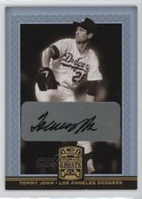 2005 Donruss Greats Gold Holofoil Signatures Tommy John #83 Auto 5xh