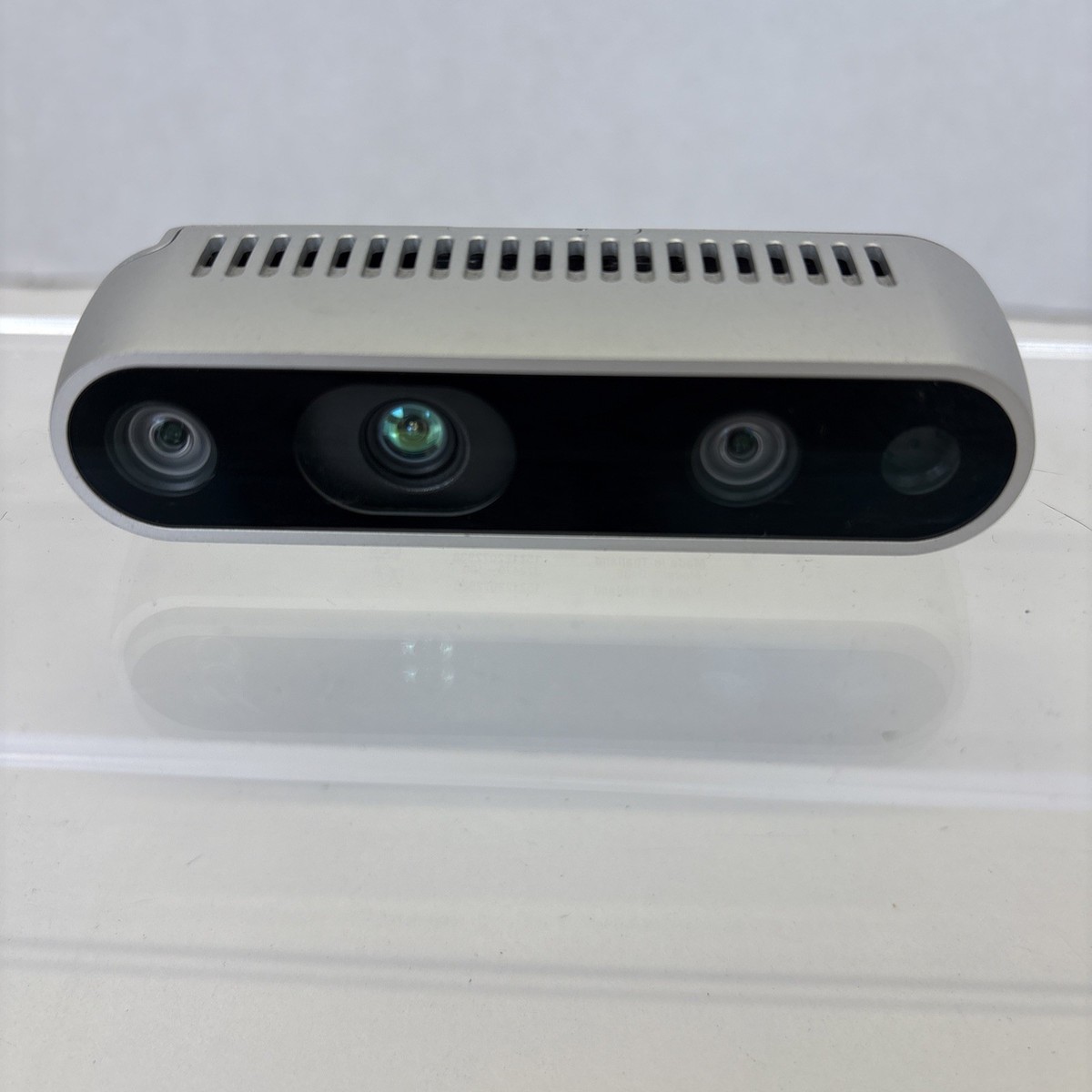 Intel：RealSense D435 Amazon.com: Intel RealSense Depth Camera D435i, Silver