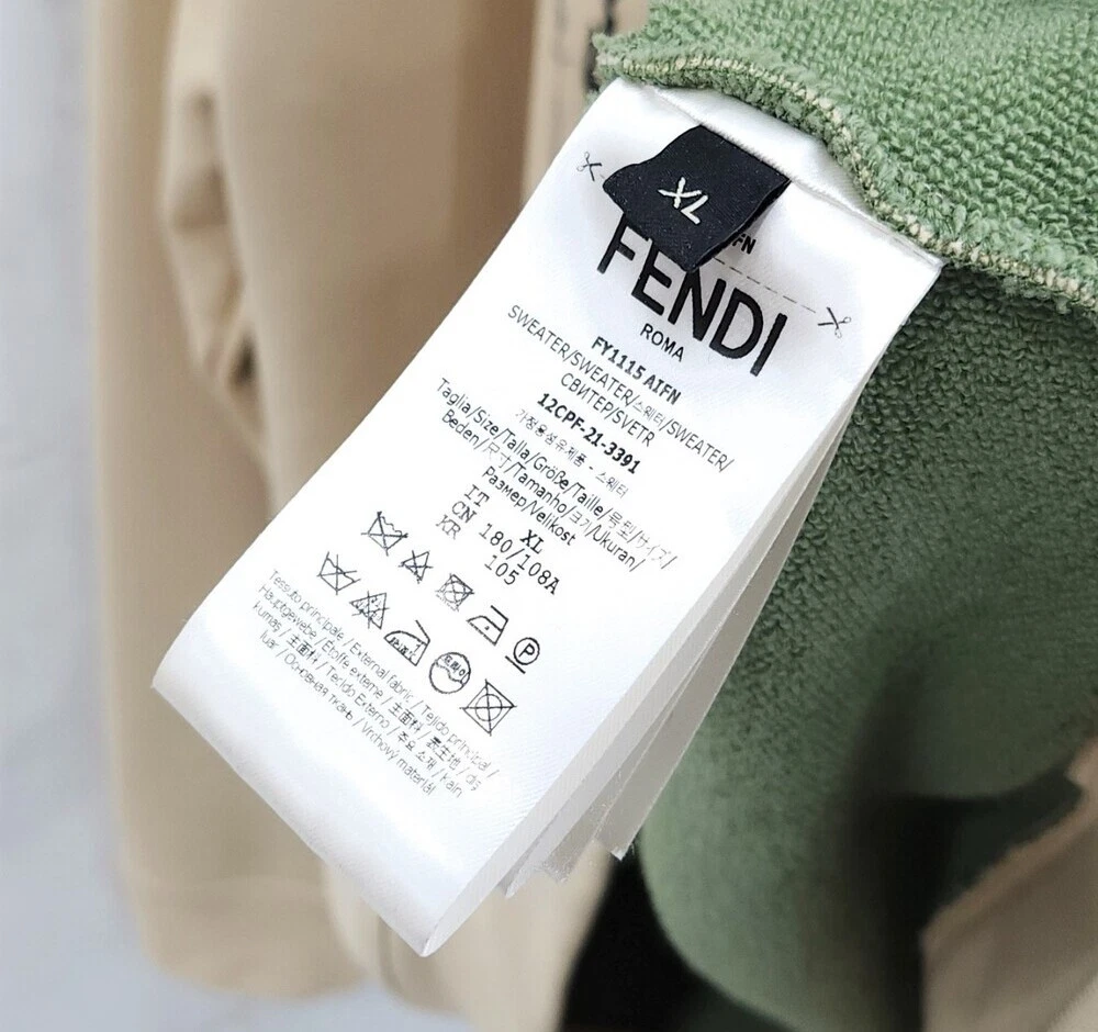 T shirt Fendi beige con cappuccio ricamato 137609724