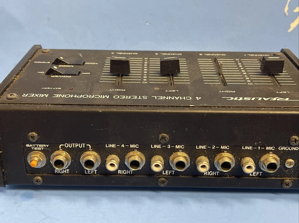 Realistic 4 Channel Stereo Microphone Mixer 32-1105A - Image 3 of 3