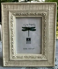 CREATIVE CO-OP  - WHITE / GOLD SHABBY CHIC FRAME FOR 3.5" X 5" PICTURE 