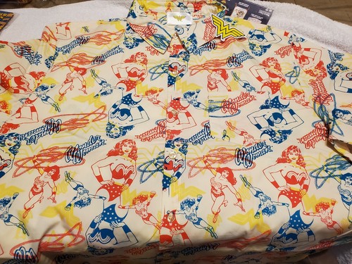 Wonder Women Button Down Shirt size 