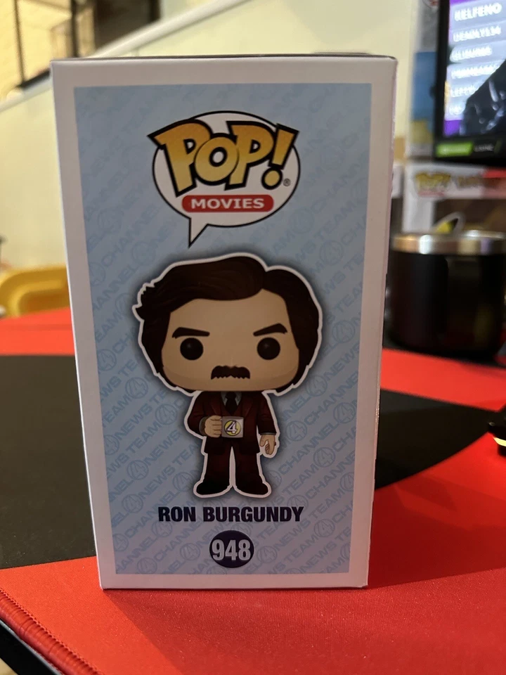 Funko POP! Películas: Anchorman #948 - Convención de Verano Ron Burgundy 2020 Foto 2 de 4