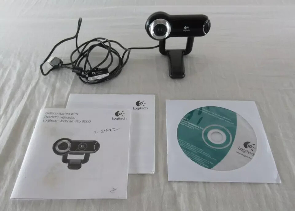 Logitech Pro 9000 Webcam with Carl Zeiss Lens 2MP Autofocus USB-image