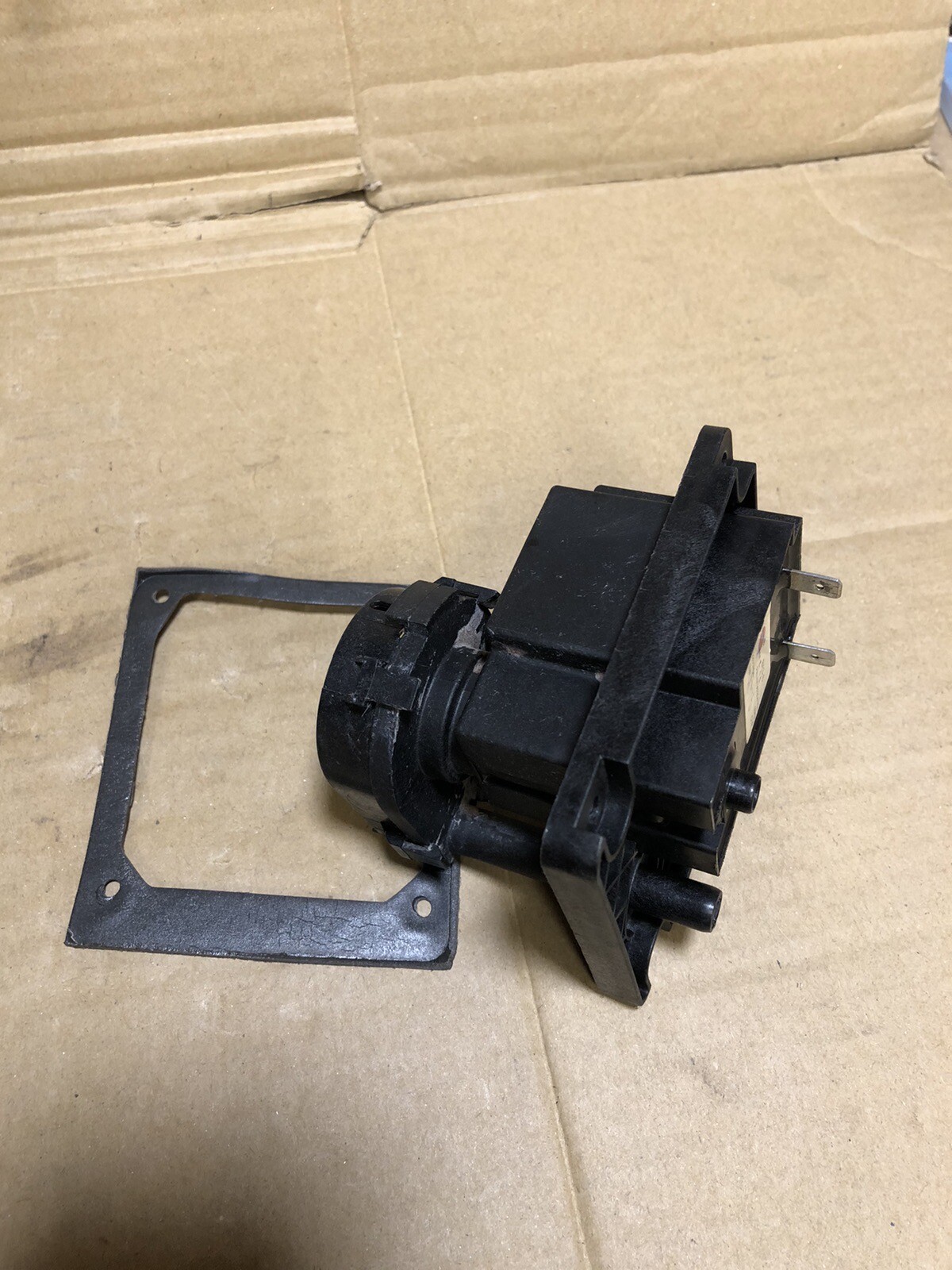 WHITE KNIGHT 96AS CONDENSER TUMBLE DRYER WATER PUMP 4213 078 54172 eBay