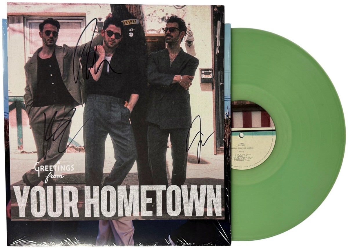 サイン入り　海外雑誌　Jonas Brothers JONAS BROTHERS (Nick, Kevin, and Joe) The Album Vinyl and