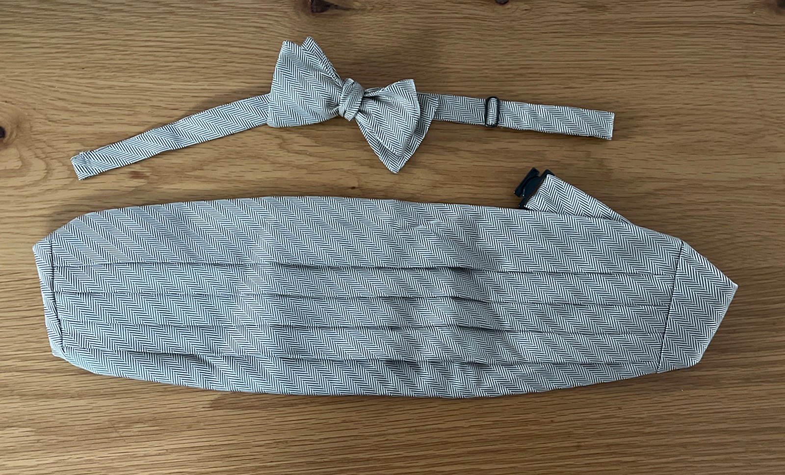 Robert Talbott Protocol Cummerbund & Bow Tie/Adju… - image 1