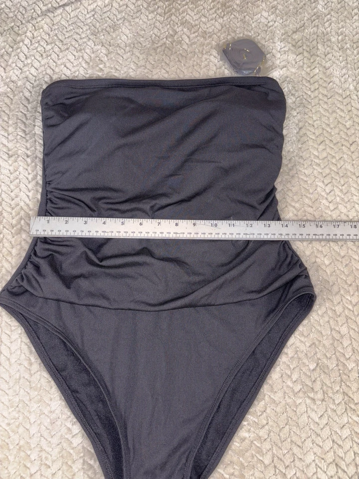 Maiô Shade Shore One Piece XL com nervuras perna alta sem alças mínimo básico - Imagem 2 de 4