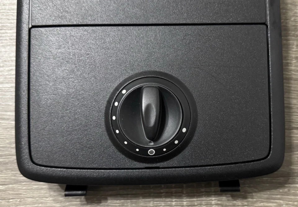 2008 2009 Pontiac G8 GT GXP Holden Dome Light Overhead Console Sunroof Switches - Image 2 of 4