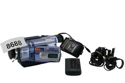 Sony DCR-TRVZ40E | Digital 8 Handycam | 700x Digital Zoom | 25x