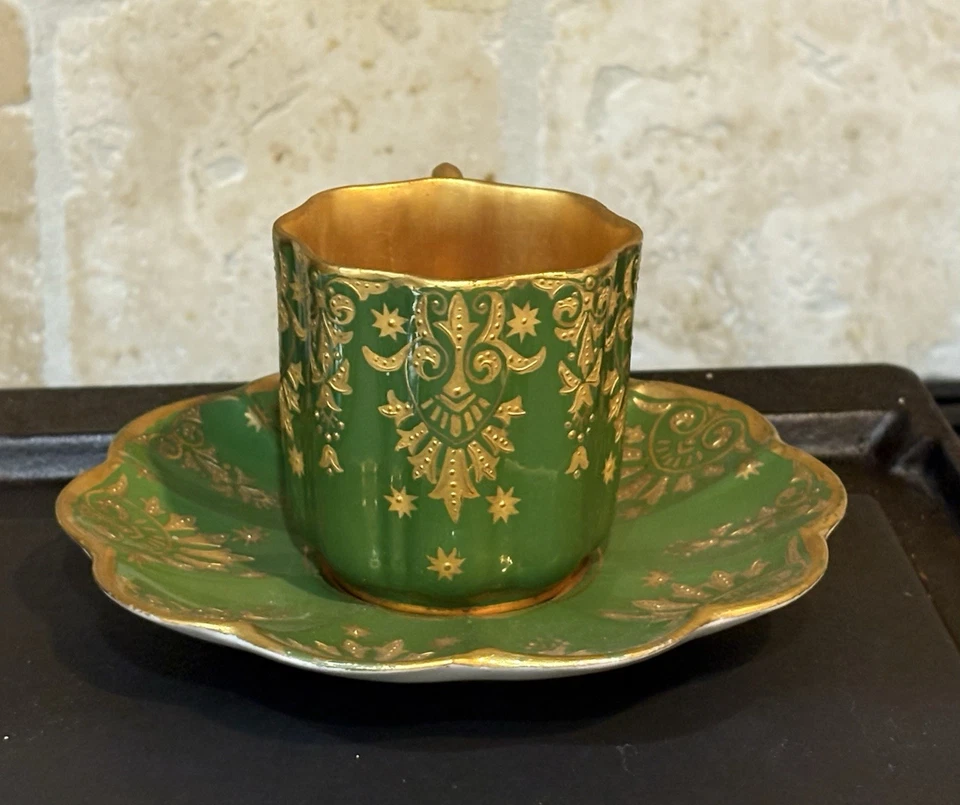 Juego de tazas y platillos Coalport Demitasse verde y dorado AD 1750 AD 2767 Foto 3 de 4