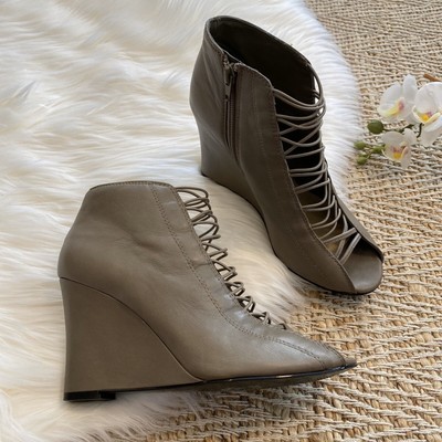 cl by laundry wedge bootie