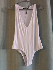 NWT Pretty Little Thing White V-Neck Bodysuit Size 6 US 118