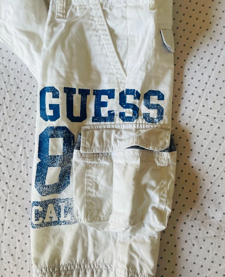 Guess Pantaloncini Bimbo – EU8 – Bianchi con Scritta Blu Foto 4 de 4