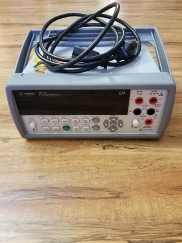 HP Agilent 34410A 6 1/2 Digit High Performance Digital Multimeter Powers On READ