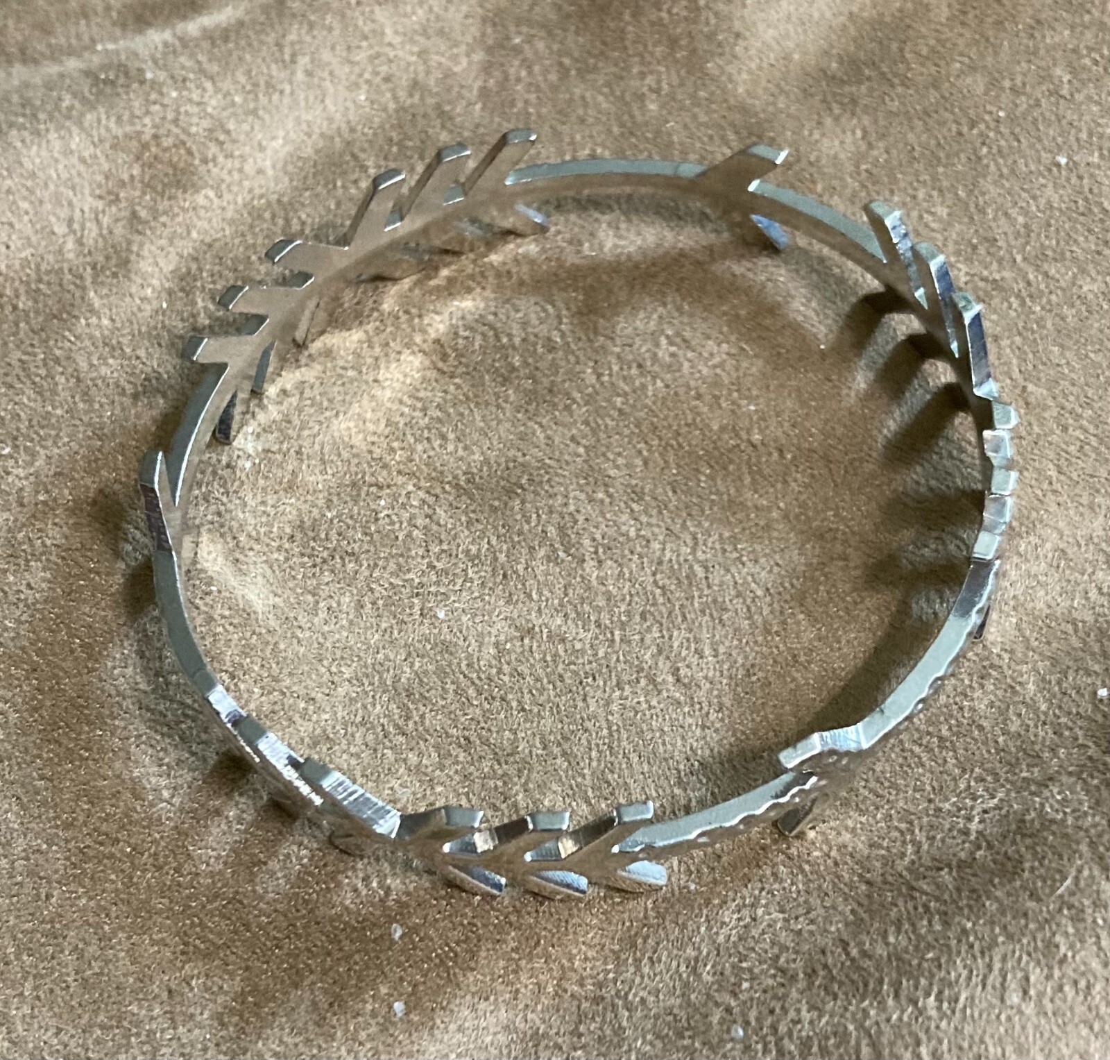 Silver Tone Textured and Smooth Arrows Bangle Bracelet C182-7-image