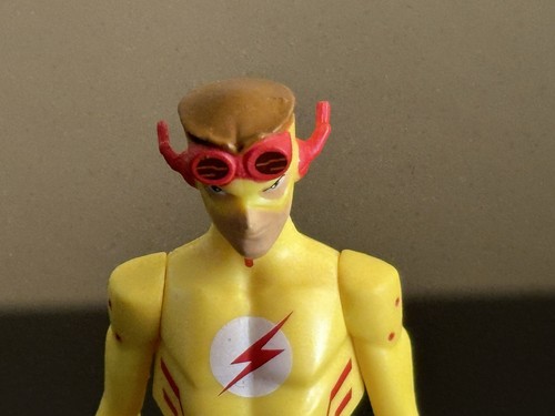 2011 Mattel DC Universe Young Justice Kid Flash Wally West Actionfigur gebraucht - Bild 3 von 10