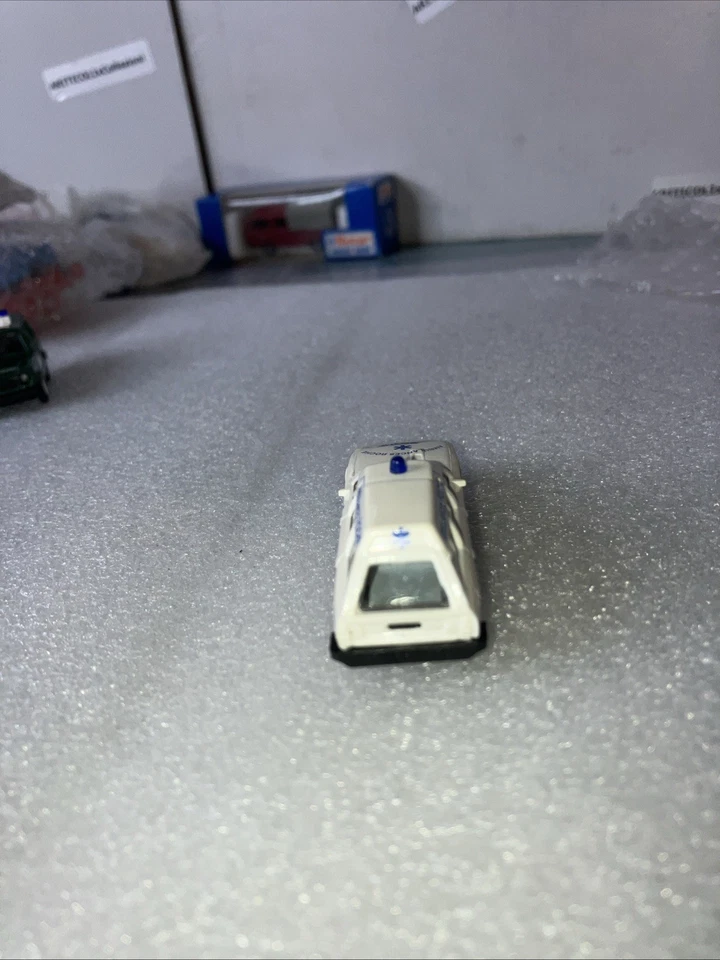 Praline Citroen CX Ambulance   1:87 H0 - Immagine 4 di 4