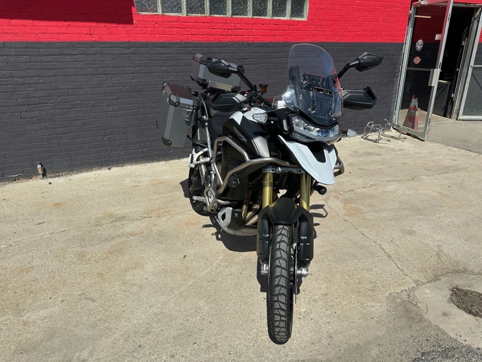 2023 Triumph Tiger  - Image 3 of 4